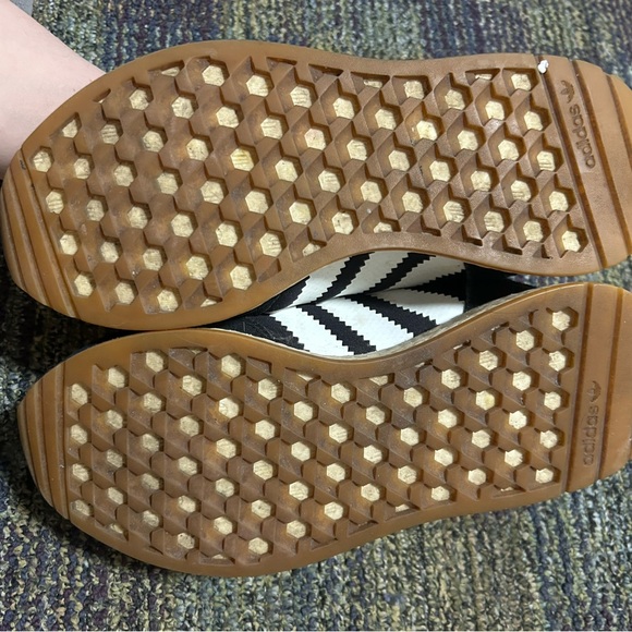 Adidas iniki black men’s 5 womens 6.5 - Picture 5 of 5